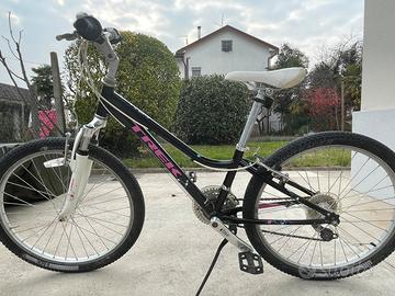 Bicicletta ragazzina 24” marca Trek modello MT220
