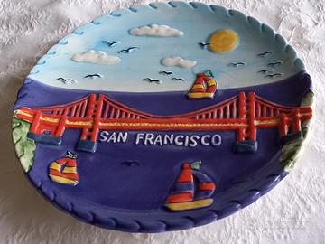 PIATTO SOUVENIR CERAMICA CON RILIEVO SAN FRANCISCO