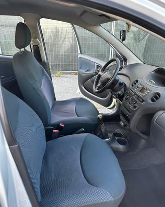 toyota  yaris