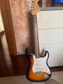 Chitarra elettrica Squier Affinity + accessori