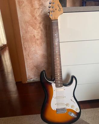 Chitarra elettrica Squier Affinity + accessori