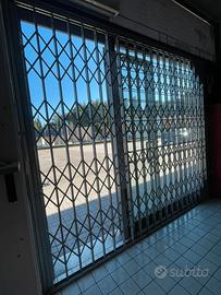 Serranda per vetrata