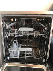 Lavastoviglie Ariston