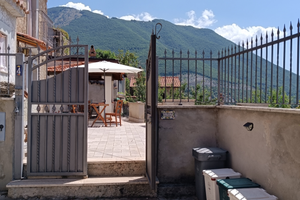 Indipendente su tre piani doppio terrazzo panorama