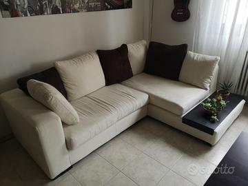 Divano adartigianale con libreria angolo