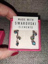 Orecchini con elementi Swarovski