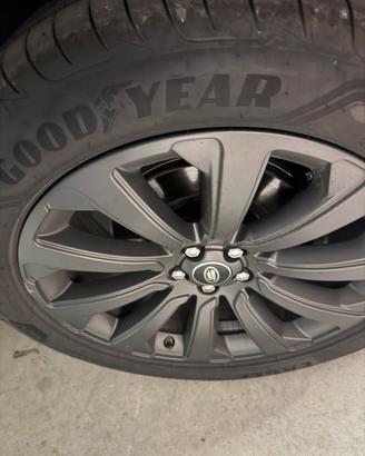Cerchi e gomme range rover del  20”