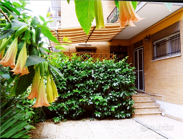 Ostia casa vacanze giardino posto auto privato