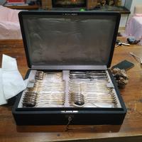 servizio posate con valigetta