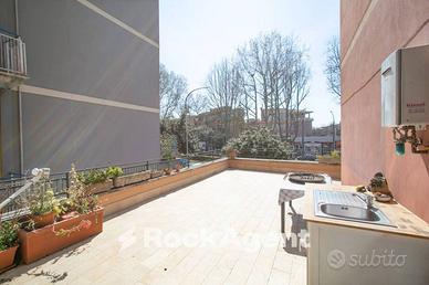 AMPIO TRILOCALE CON TERRAZZO, LUMINOSO!