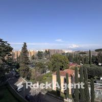 APPARTAMENTO SU DUE LIVELLI DI 214 MQ CON BOX AUTO