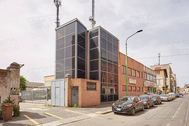Palazzo / Stabile di 300 m² a Milano