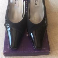 Eleganti scarpe nere