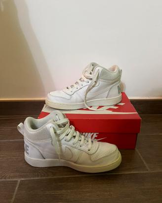 nike court borough mid