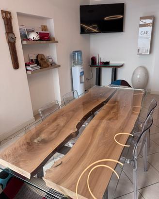 Tavolo da pranzo oppure riunioni ufficio
