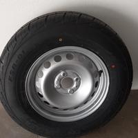 Gomme 185 r14c con cerchi fiat