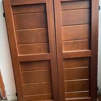 Portellone a due ante in legno massello