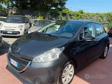 Peugeot 208 1.4 HDi 68 CV 5 porte Allure