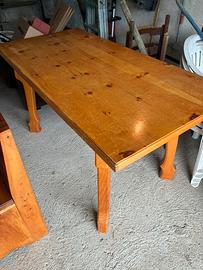 Tavolo + Panca contenitore / Legno Massiccio