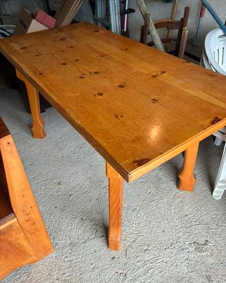 Tavolo + Panca contenitore / Legno Massiccio