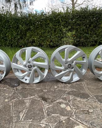 4 CERCHI IN LEGA 17X5J ET40 TOYOTA