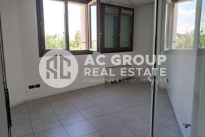Saronno - Ufficio vicinanza stazione