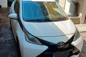 TOYOTA Aygo 1.0 VVT-i 69 CV 5 porte x-business