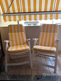 Coppia di sdraio di plastica