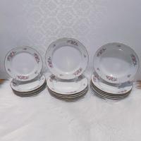 Set completo di Piatti Richard Ginori