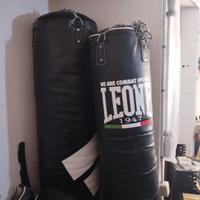 sacco da boxe Adidas e Leone