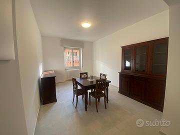 Arredo sala / soggiorno completo in Legno Massello