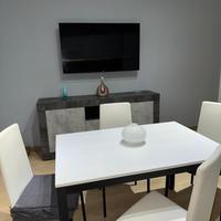 Tavolo + 4 sedie e copricuscini inclusi