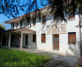 Spaziosa villa a Cordenons