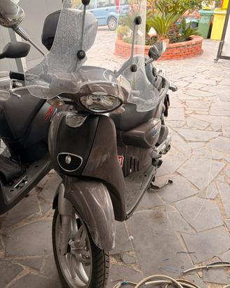 Scarabeo 100