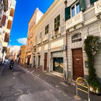 Ribassato ampio locale con destinazione mista