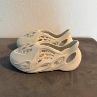 Adidas Yeezy Foam RNNR bianco sabbia