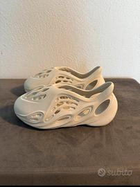 Adidas Yeezy Foam RNNR bianco sabbia