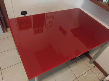 Tavolo rosso allungabile
