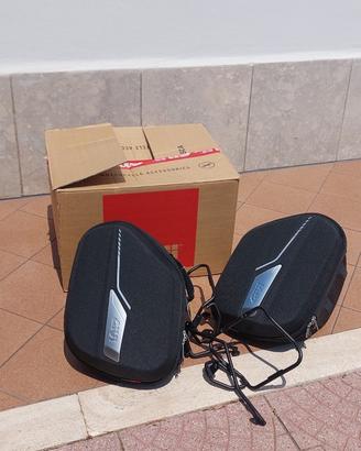 Coppia borse e telai moto Givi