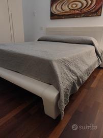 letto in pelle matrimoniale 