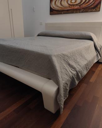 letto in pelle matrimoniale 