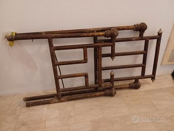 Testa e piedi per letto in metallo decorato