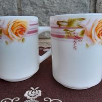 Coppia di 2  tazze, Cesiro vetro opalino, rose 