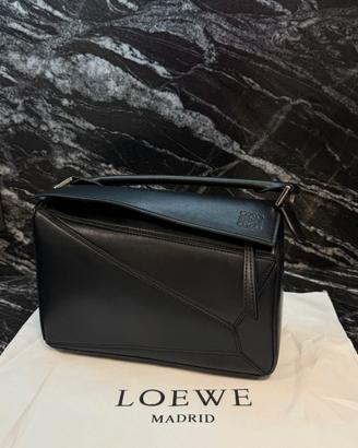 Borsa Loewe Puzzle Medium in Pelle Classica Nera