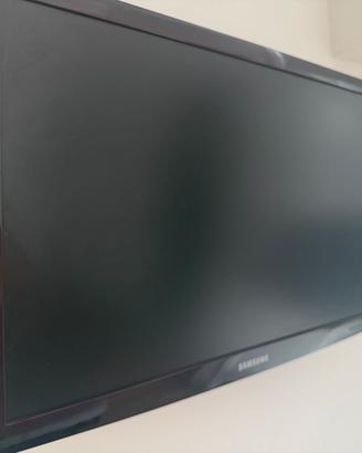 TV Samsung 23” Full HD + Staffa + Telecomando