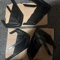 Prese d’aria nero lucido