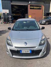 Clio Renault 1.0 benzina anno 2011 euro 