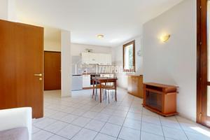 Trilocale al primo piano con Garage