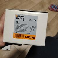 placchetta living international