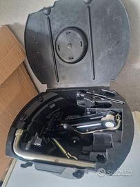 Kit ruota di scorta piu chiavi